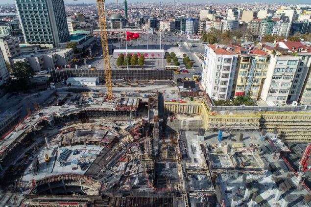 lk AKM'nin mimar olan Hayati Tabanlolu'nun olu mimar Murat Tabanlolu'nun imzasn tayan merkezin inaatnda almalar aralksz sryor.  