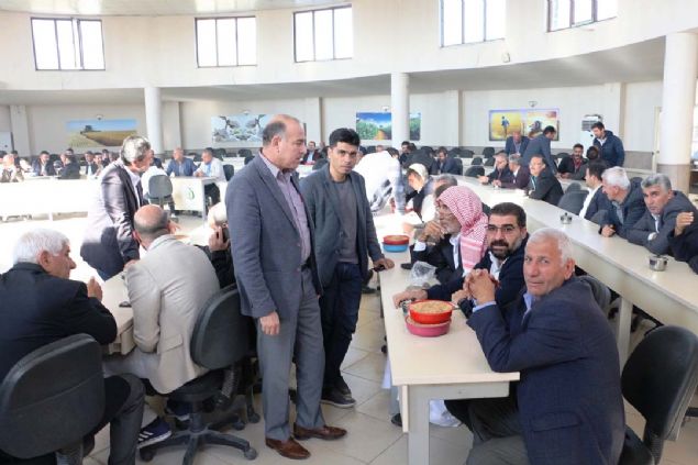 TRKYEDEN EN OK BULGUR HRACATI YAPAN L  <br><br>  Yurt dna en ok bulgur ihracat yapan illerin banda Mardin'in geldiini anlatan Sun, Trkiye'deki bulgur retiminin yaklak yzde 25'ini, ihracatn ise yzde 35'ini karladklarn syledi.     