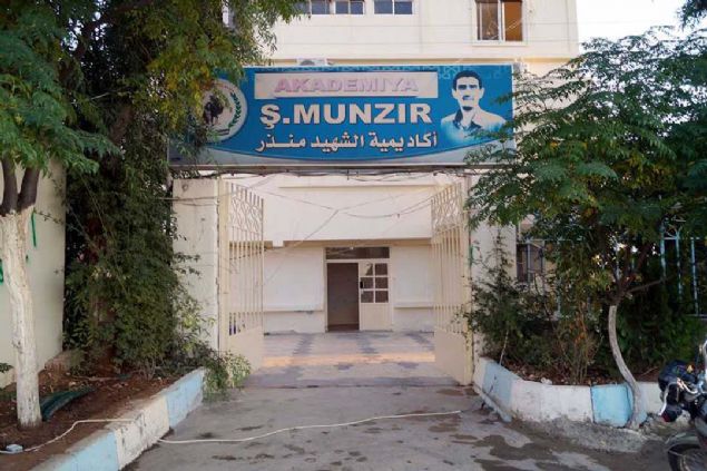 Etraf kapal olan ve girmenin imkansz olduu eitim alanna gemi dnemde Resulayn'da bulunan ABD ve dier lke askerlerinin de geldii renildi.  