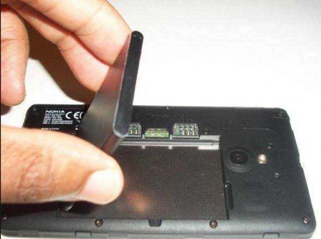 Size imdi bir baka rnei gsterelim. Rus mhendis bakn ie yaramaz diye atlan pili nasl ie yarar bir 'ey'e dntrecek?   