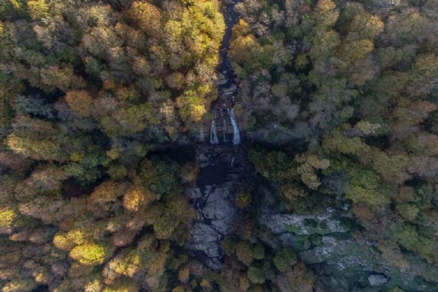 Daha nce birka elale grdn ancak en gzelinin Suutu olduunu vurgulayan Bykk, 'Sonbahar renkleriyle harika olmu. Gerekten tabiat harikas bir yer.  