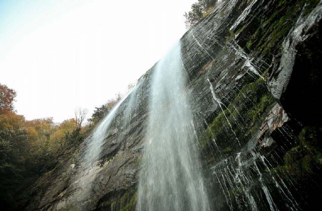 - 'Blgeye gelenler kamp alannda geceleyebiliyor'  <br><br>  Mustafakemalpaa Belediyesi Suutu Tabiat Park Sorumlusu smet zylmaz, iki yldr blgede grev yaptn syledi.      