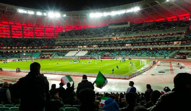                                                                 Bak<br><br>  Bak Olimpiyat Stadyumu Kapasite: 65.000 Al: 2015                                                        