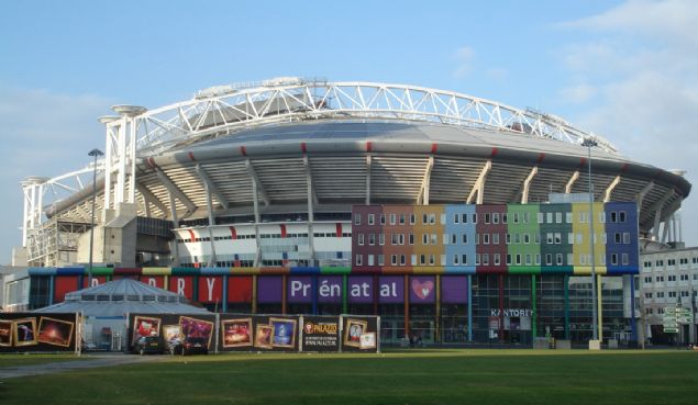                                                                 Amsterdam<br><br>  Johan Cruyff Arena Kapasite: 54,000 Al: 1996                                                        
