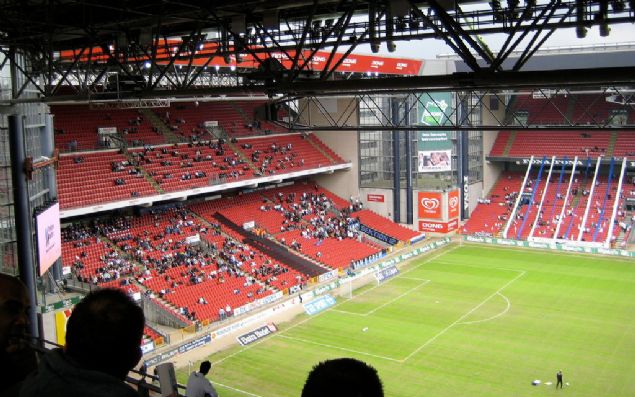                                                                 Kopenhag<br><br>  Parken Kapasite: 38,000 Al: 1992                                                        