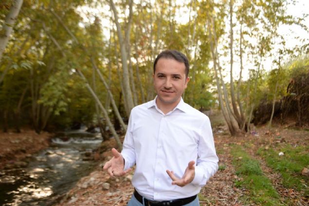  '�lkbaharda ye�ilin tonlar�n� g�rebiliyoruz ama sonbaharda farkl� renklerin b�t�n tonlar�n� �ok net bir �ekilde ya�ayabiliyoruz. Bu renk yelpazesini �ok rahat foto�raflar�n�za yans�tabiliyorsunuz. Sonbahar �ekimleri i�in herkesi bekliyoruz.' ifadelerini kulland�. 