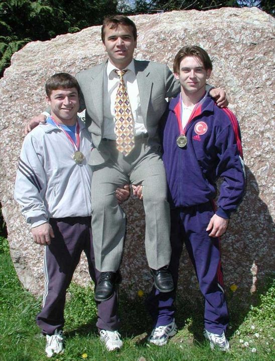 st ste 3 olimpiyat ampiyonluu    Milli halterci, st ste 3 kez olimpiyat ampiyonu olarak tarihi bir baar elde etti. 'Cep Herkl', 1988 Seul, 1992 Barcelona ve 1996 Atlanta Olimpiyatlar`nda ampiyonluk sevinci yaad. 