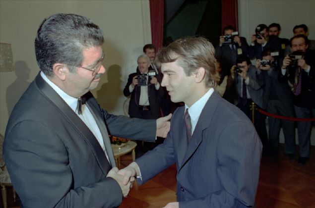 'Cep Herkl', uaktan iner inmez topra perek Trkiye`ye olan zlemini gsterdi. 