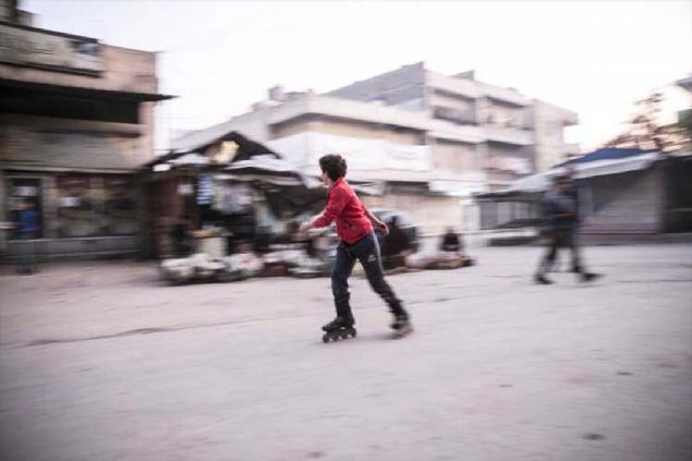 Afrin'e ba�l� Cinderes b�lgesindeki Muhammediye �ad�r Kamp�'na in�a edilen M�lteci Sa�l��� Klini�i'nde ise g�nl�k 100 hastaya bakacak �ekilde doktor, hem�ire ve ebe olmak �zere 10 personel g�rev yap�yor.  