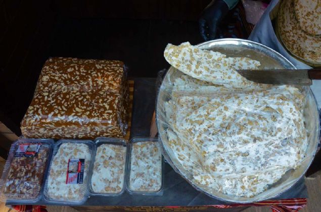 'Kn vcudu ok scak tutar'  <br><br>  Cevizli helvann protein ynnden zengin bir rn olduunu ve bu sebeple insan vcudunu scak tuttuunu, tketenlerin k aylarnda daha az dn ifade eden Kuvan,    