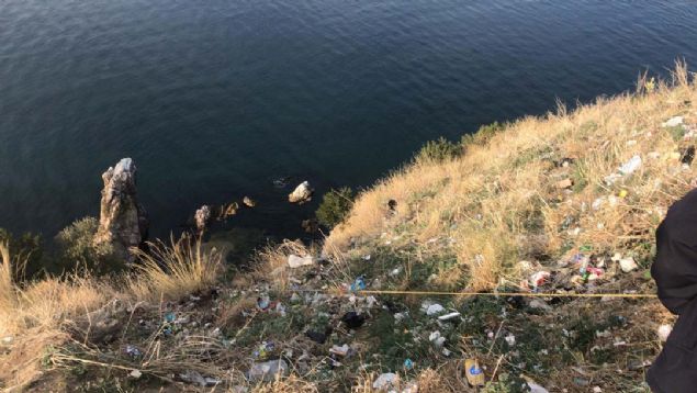 Aylin T.'nin intihar giriiminde bulunduu anlar ise mobese kamerasna yansd.   <br><br>  (DHA) 