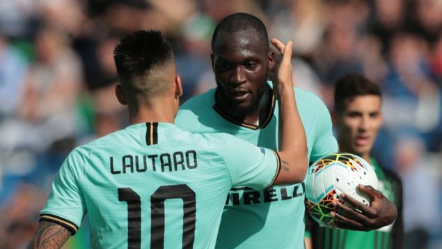                                                                 Lukaku-Lautaro Martinez<br><br>  �ampiyonluk m�cadelesi verdi�i Serie A`da 26 gol bulan Inter`de, Bel�ikal� Romelu Lukaku 9, Arjantinli Lautaro Martinez 5 golle tak�m�na katk� sa�lad�.                                                        