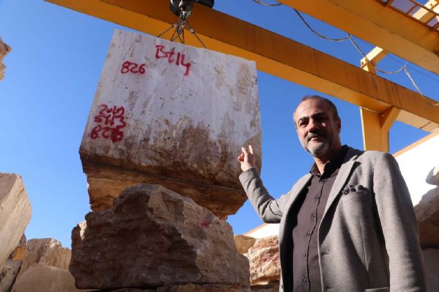 Bu talar o blgede olduka fazla tutuluyor ve bizde firma olarak o blgeye daha fazla arlk verdik. Firmamz yaklak 4 kta da 18 lkeye ihracat yapmakta. Kuzey Amerika blgesinde 4 eyalette 16 farkl bayiliimiz bulunuyor. Suudi Arabistan Orta Dou blgesinde olduka nemli bir pazarmz. Avustralya da nemli bir pazarmz' dedi.    