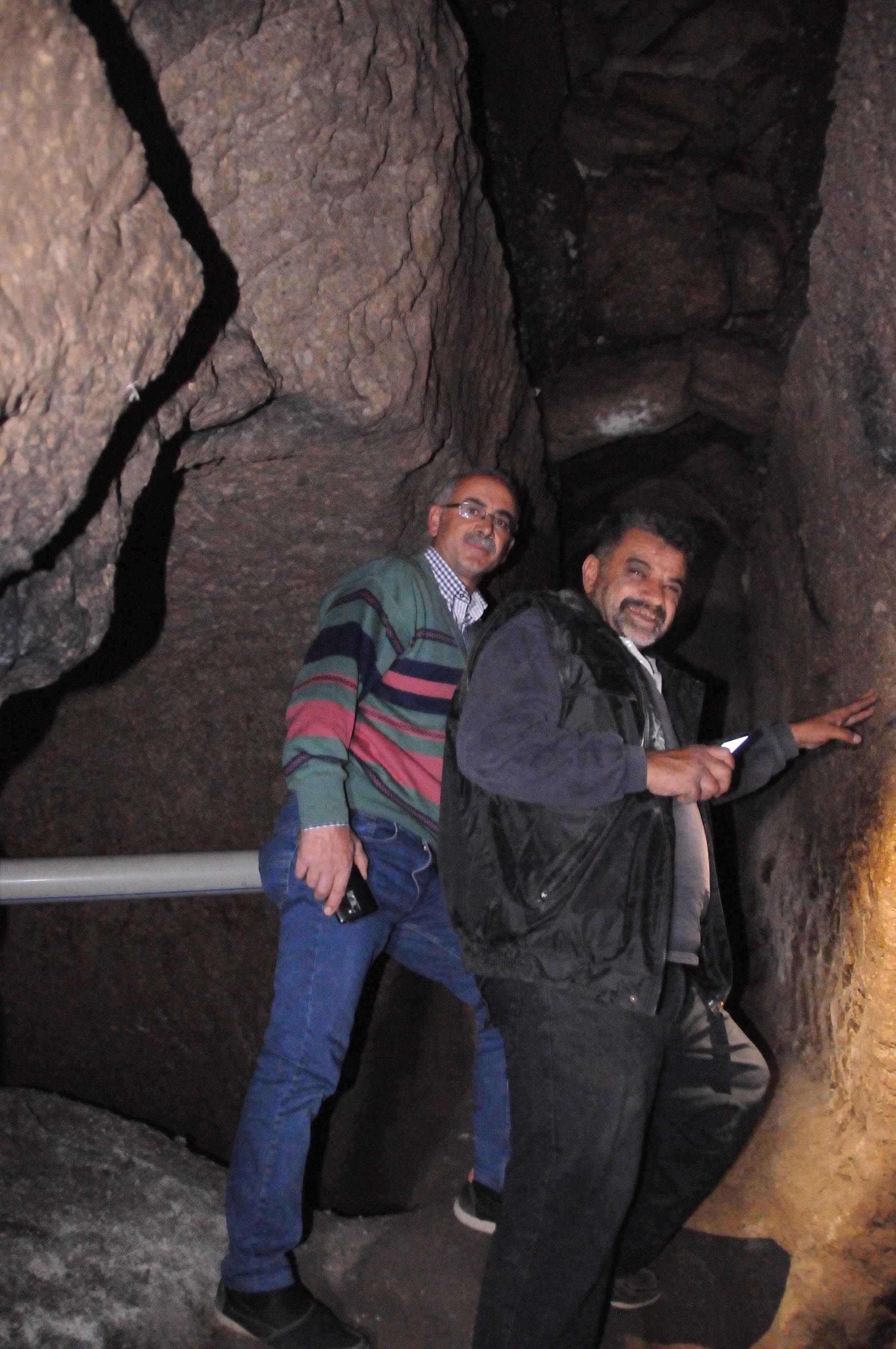 Mahalle sakinlerinden Mustafa Kaymak da yeralt� �ehrinin turizme kazand�r�lmas�n� isteyerek, 'Buran�n turizme kazand�r�lmas� mahallemiz ad�na �ok iyi bir geli�me olur. �n�allah turizme kazand�r�l�r ve mahallemiz d�nyada tan�n�r' diye konu�tu. 