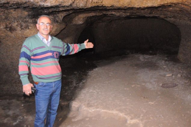 'TUR�ZMA KAZANDIRILMASI �NEML�'  <br><br>  B�y�kb�r�ng�z Mahalle Muhtar� Ali �uhadar ise mahallede daha �nce yer alt� �ehri oldu�unu tahmin ettiklerini s�yleyerek, ��yle konu�tu: 