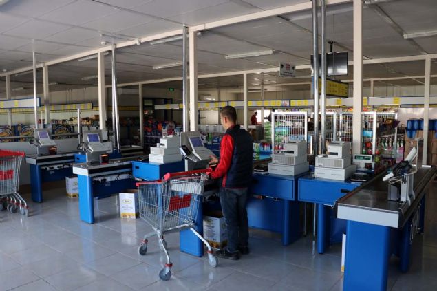 O d�nemde Suriyelilerin �ad�rlarda kald���n� hat�rlatan Karasu, daha sonra devletin sa�lad��� imkanlar neticesinde konteynerden olu�an modern bar�nma merkezlerinin yap�ld���n� belirtti.      