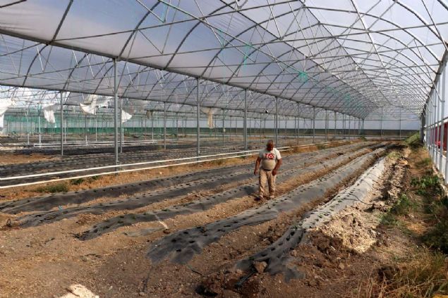 Bar�nma merkezinde 8'i Suriyeli 9 doktor, 9 sa�l�k memuru ile temizlik ve �zel g�venlik g�revlisinden olu�an 170 personelde hizmet veriyor.   