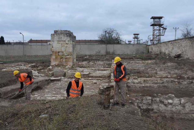 'Faaliyet kapsamnda yurdu Mdrlmzn restorasyon uygulamal i kolunda grevlendirilen 50 civarnda hkmllerimiz grev almakta.            