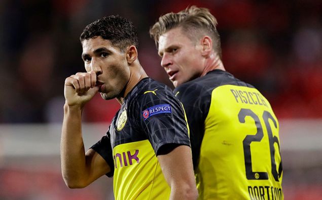 Afrika Futbol Konfederasyonu (CAF), 2019'un en iyi Afrikal futbolcusu adaylarn aklad. te listedeki 30 isim ve kulpleri...  <br><br>  ACHRAF HAKIMI | Borussia Dortmund 