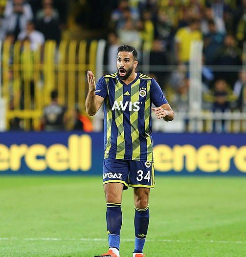                                                                 Adil Rami - Fenerbah�e                                                       