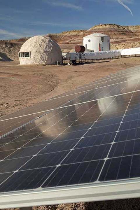 Kar amac gtmeyen bir organizasyon olan Mars Topluluu, ziyaretilerine Mars'ta yaam koullarn sunmay amalyor. 