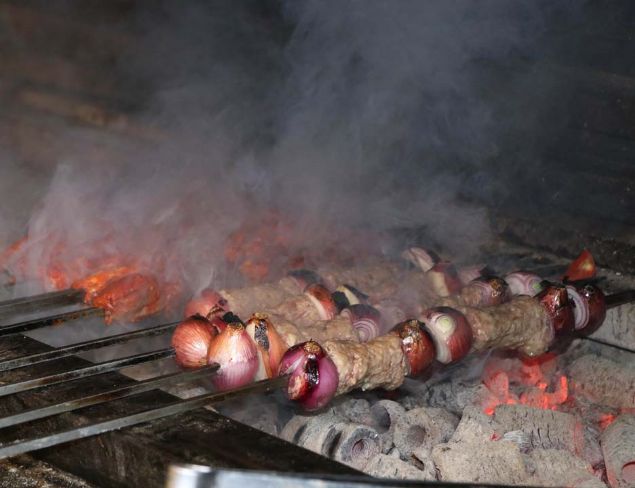 Soan kebab her soandan yaplmyor ve sadece kebaplk soandan yaplr. Yaklak iki aylk bir srete tketilir. 