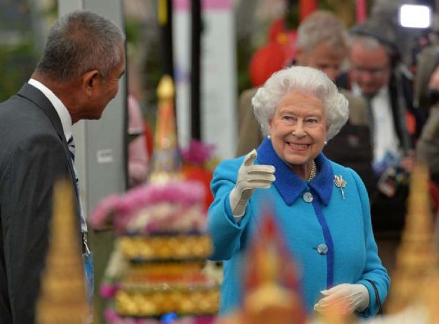 Kralie II. Elizabeth'in 18 ay sonra 95 yana girecei ve tpk ei Prens Philip'in 95 yanda yapt gibi grevlerinden el ekmeyi dnd bildirildi.   