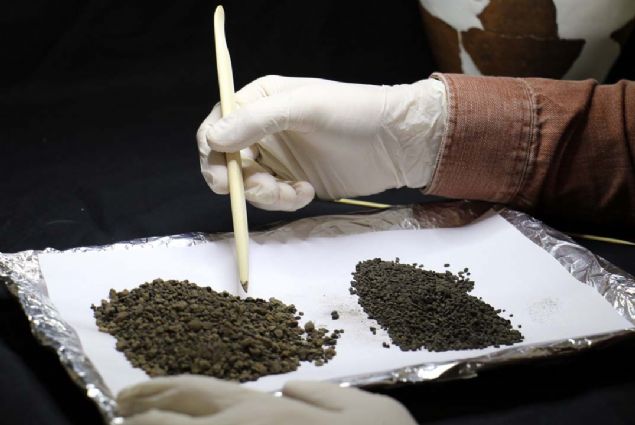 '4 farkl kltr katman gn yzne karld'  <br><br>  Murat Hyk'te yrtlen 2019 yl kurtarma kaz almalarnn arazi ksmnn sonlandrldn ve laboratuvar almalarnn balatldn belirten Kaz Bilimsel Danman Dr. retim yesi Abdulkadir zdemir,   