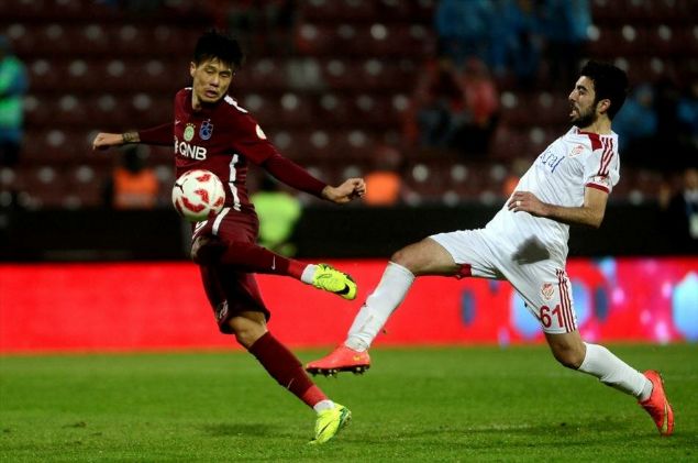                                                                 TRABZONSPOR 1-2 GMHANE  <br><br>  Trabzonspor, sahasnda arlad Spor Toto 2. Lig ekibi Gmhane karsnda Muhammed alhanolu ve Salih Zafer'in golleriyle malup oldu. Gmhane, grubun ilk manda malup ettii Trabzonspor ile evinde de 0-0 berabere kalarak gruptan 2. olarak kt ve Trabzonspor'un kupaya erken veda etmesine neden oldu.                                                        