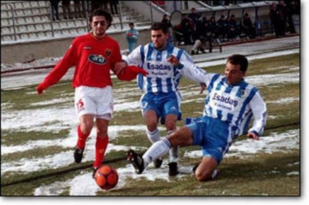                                                                 ERZURUMSPOR 1-0 GALATASARAY  <br><br>  Lucescu ile ampiyonlar Liginde ikinci tura km Galatasaray da, o sezon Erzurumspora tek golle boyun eip taraftarn oka uratt.                                                        