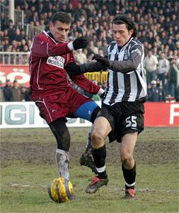                                                                 NEGLSPOR 1-0 BEKTA  <br><br>  2005-2006 sezonunda Beikta 2. Lig ekibi neglspor'a deplasmanda 1-0 yenildi ancak bu msabaka grup aamasnda olduu iin ok ses getirmedi.                                                        