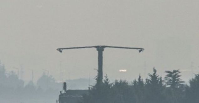 Haberlerde Trkiyeye sevk edilen ilk grup S-400lerde Rus retimi MK-XII Mode 4 dost-dman tanma (IFF) sistemi bulunduu, ileride ASELSANn retecei sistemin bunun yerini alaca belirtildi.    