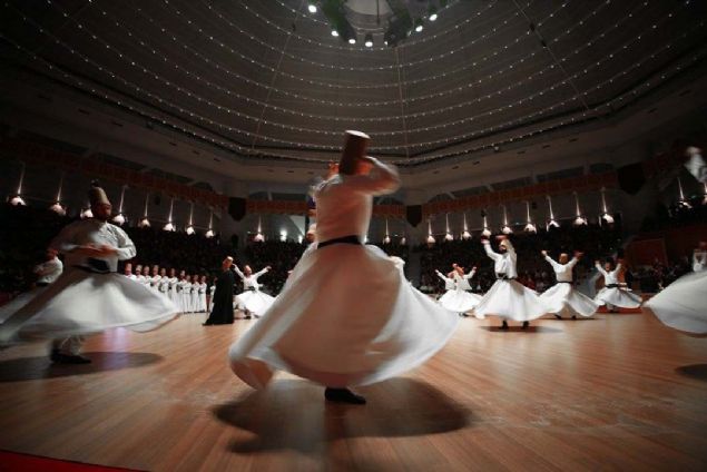 G�rd�n ya beni gamdan ba�ka kimse hat�rlam�yor, gama binlerce defa aferin.  <br><br>  Kendine gel, yepyeni bir s�z s�yle de d�nya yenilensin! S�z�n �ylesine bir s�z olmal� ki; D�nya'n�n da s�n�r�n� a�mal�. S�n�r nedir, �l�� ne? Bilmemeli!  <br><br>  Korku erkektir, umut ise di�i; onlardan �l�ms�z ve temiz �eyler do�ar.  