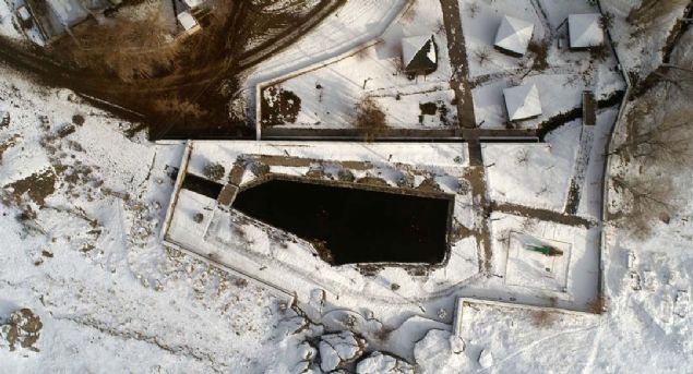 Stl Mahallesi Muhtar Seyfettin Kkler ise gln hibir zaman donmadn ifade ederek, 'Bu mahalle eksi 50'yi dahi grd ama bu gl o zamanda donmad.    