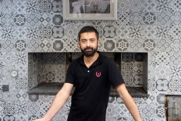 Pn yemek iin bir vakti olmadn ve gne p yiyerek enerjik baladn syleyen Nedim Olgunharputlu,   <br><br>  'P yemek iin tek sebep olmaz. ok lezzetli bir yemek ve gnde 3 n yenebilir.    