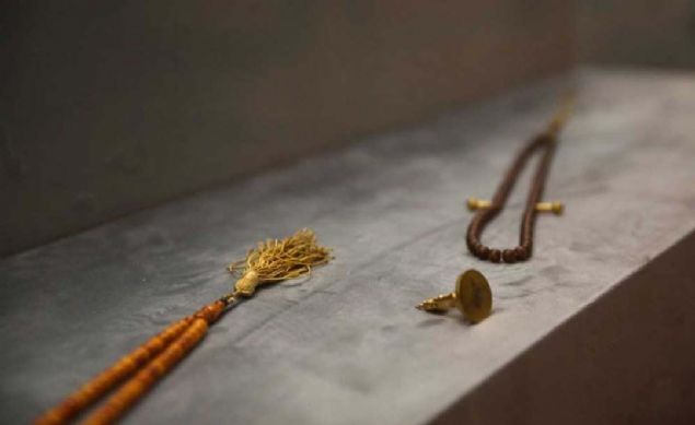 Karahseyin, 'Sultan Abdlhamid Han, kiilii, ynetim anlay, siyasi ve sosyal politikalar yannda sanata ve sanatkara da deer veren bir padiaht.   