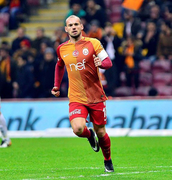                                                                 Wesley Sneijder - Drogba  <BR><BR>  Sper Lig tarihindeki en ahahal devre aras transfer dnemi hi phesiz 2012-2013 sezonu Ocak aynda yaanmt.                                                         