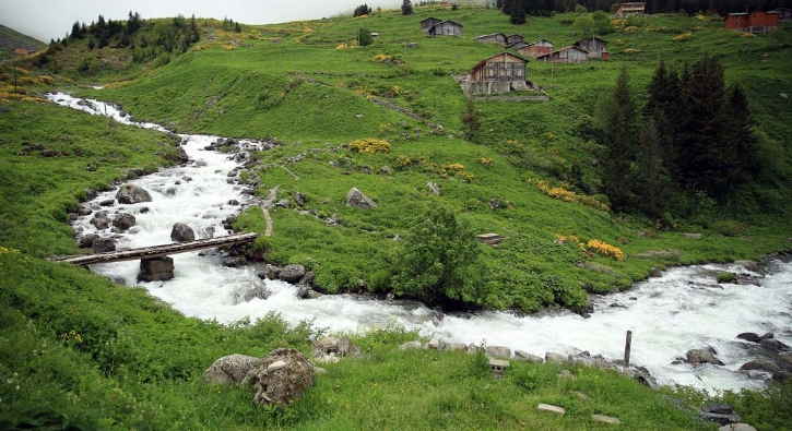 Kakar Dalar'nn eteklerinde: Turistler akn ediyor