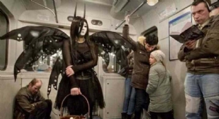 Dünya metrolarında görülen en garip yolcular