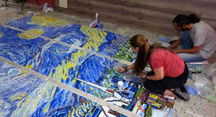 Van Gogh'un nl eseri mozaik tabloya dnyor