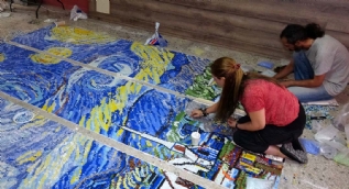 Van Gogh'un ünlü eseri mozaik tabloya dönüşüyor