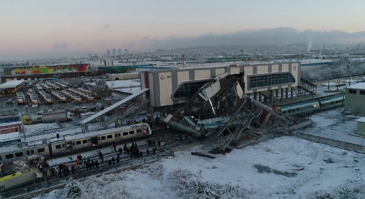  Ankara'da hzl tren kazas: 9 l, 47 yaral