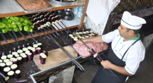 35 çeşit yemeği yapılıyor! Bu çeşidiyle dünyada ün saldı...