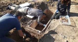 Yol çalışmasında bulundu! 2 bin yıllık parfüm şişesi...