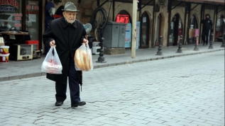İyiliğe adanmış bir ömür: 'Topla Dağıt Dinsin Ağıt'