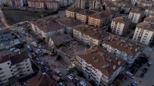 Elazığ'da 6,8'lik depremin ardından ilk fotoğraflar