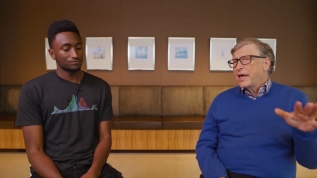 Bill Gates, ilk elektrikli otomobilini açıkladı