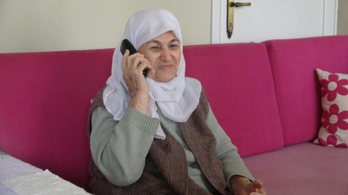 80 yaşındaki Samiha nine: Cumhurbaşkanımız sesini duyunca ne söyleyeceğimi bilemedim