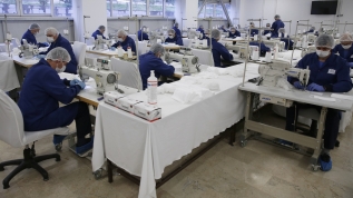 Günde 100 bin maske üretiyorlar