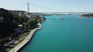 İstanbul Boğazı'nın rengi değişti